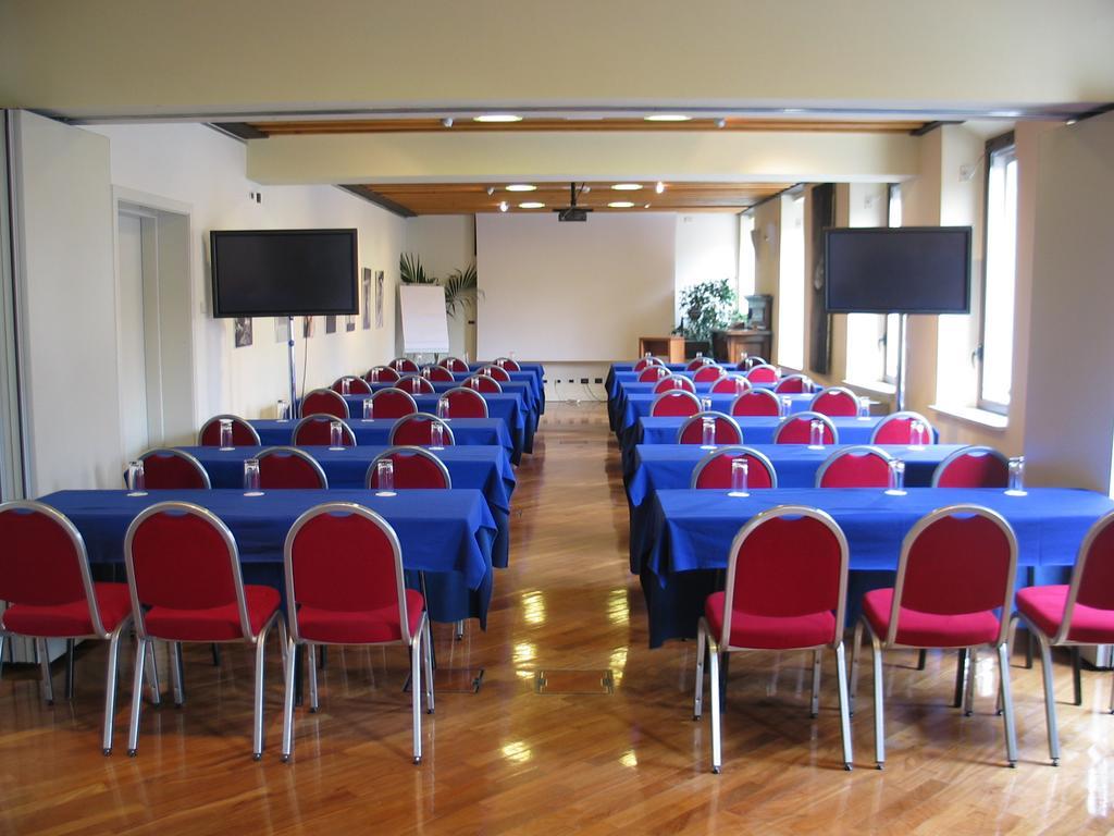 Hotel Ferrara Bagian luar foto
